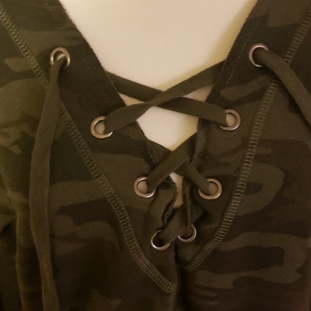 Sanctuary camo sweatshirt - Picture 2 of 4
